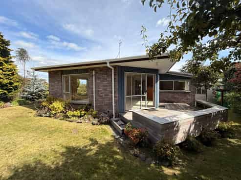 24 Taharepa Road, Hilltop