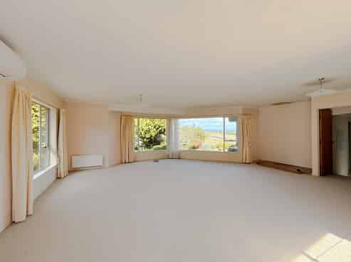 24 Taharepa Road, Hilltop