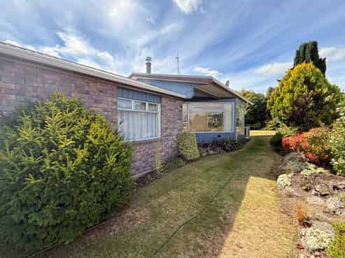 24 Taharepa Road, Hilltop