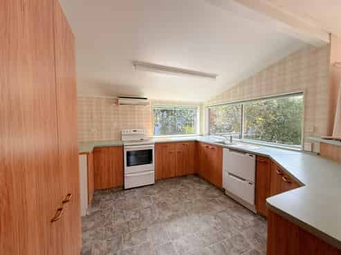 24 Taharepa Road, Hilltop