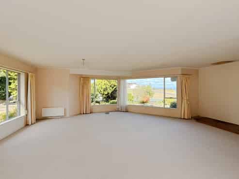 24 Taharepa Road, Hilltop