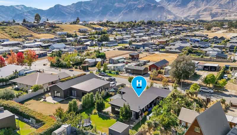 8 Bell Street, Lake Hawea
