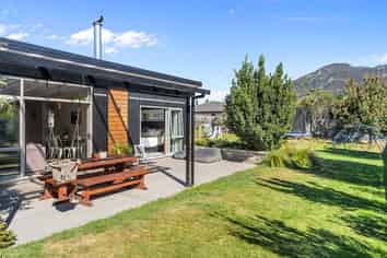 8 Bell Street, Lake Hawea