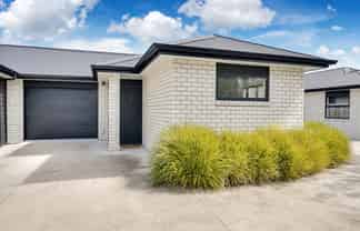 2/11 Forster Avenue, Hillcrest