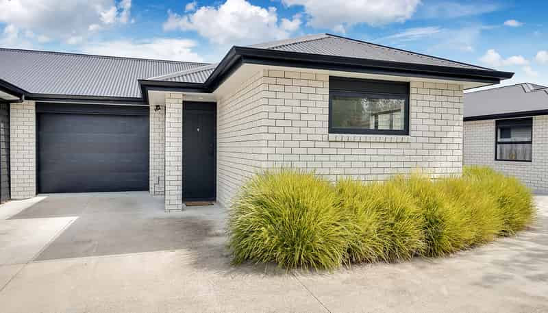 2/11 Forster Avenue, Hillcrest