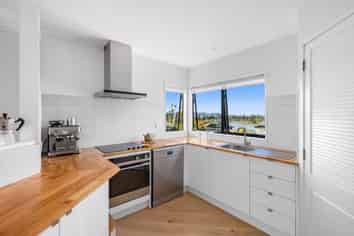28 Maori Hut Road, Red Beach
