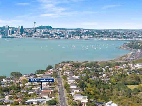 99 Sylvan Avenue, Northcote
