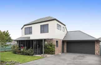 2/17 Cunningham Place, Halswell