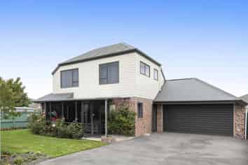 2/17 Cunningham Place, Halswell