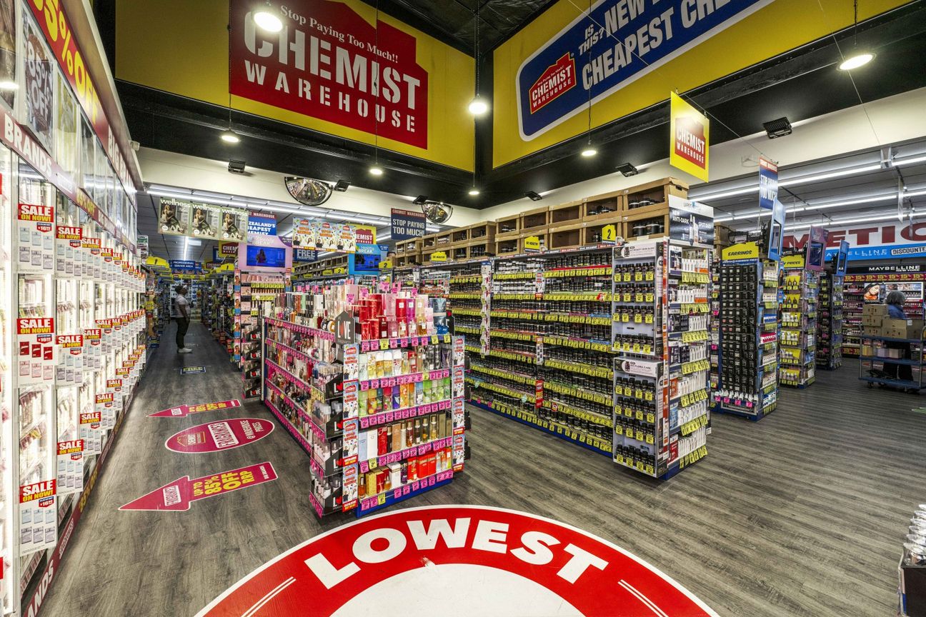 Trophy Retail Investment with international tenant - View 2