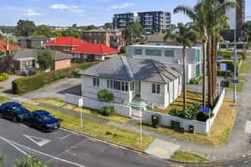 Takapuna corner classic with development upside