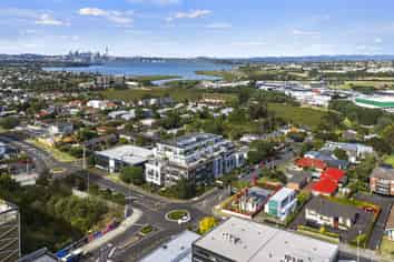 Takapuna corner classic with development upside