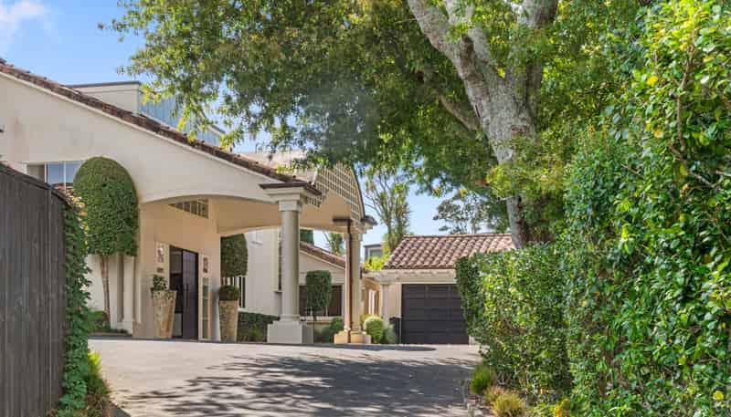 30 Dingle Road, St Heliers