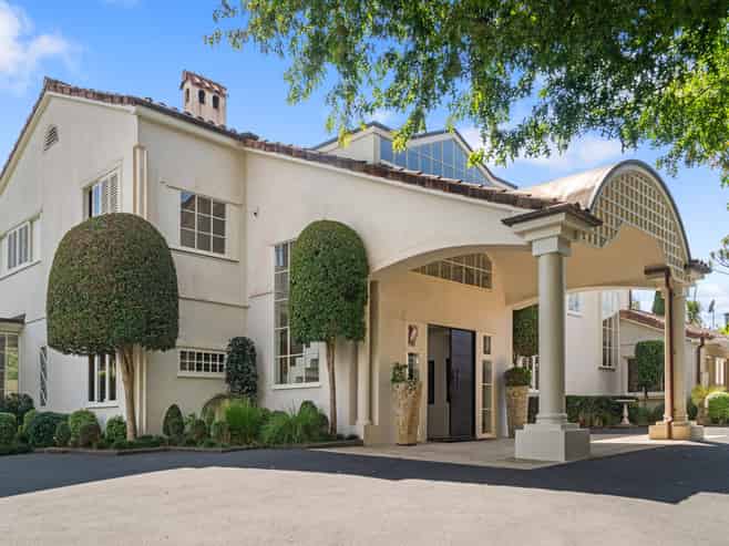 30 Dingle Road, St Heliers