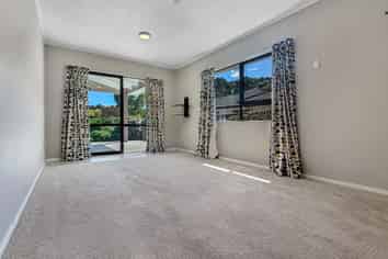 8 Churchill Drive, Taradale