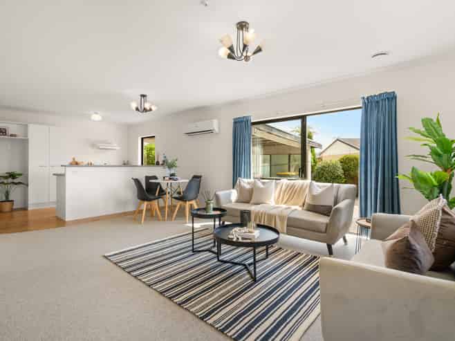 9 Harvard Court, Melville