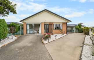 9 Harvard Court, Melville