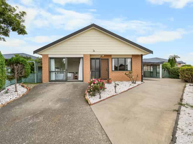 9 Harvard Court, Melville