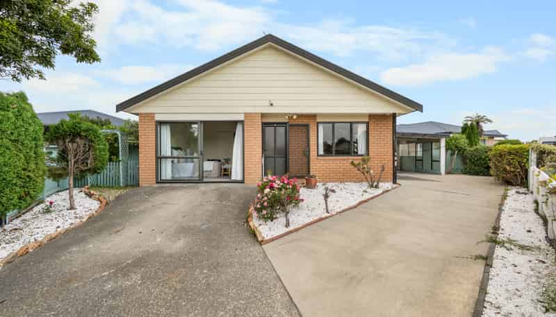 9 Harvard Court, Melville