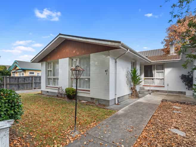 1/41 Darvel Street, Riccarton