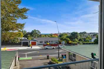 2/341 Devon Street West, New Plymouth