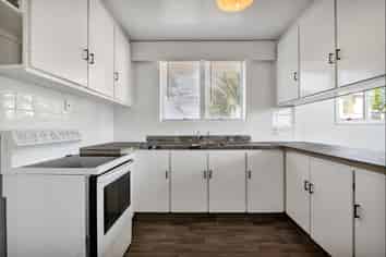 2/341 Devon Street West, New Plymouth