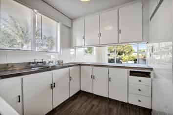 2/341 Devon Street West, New Plymouth