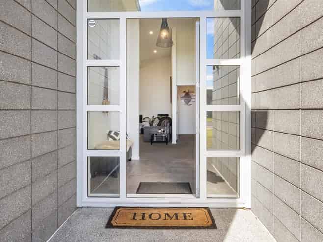  8 Sir Lincoln Drive, Kumeu