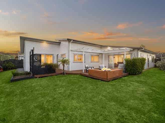  8 Sir Lincoln Drive, Kumeu