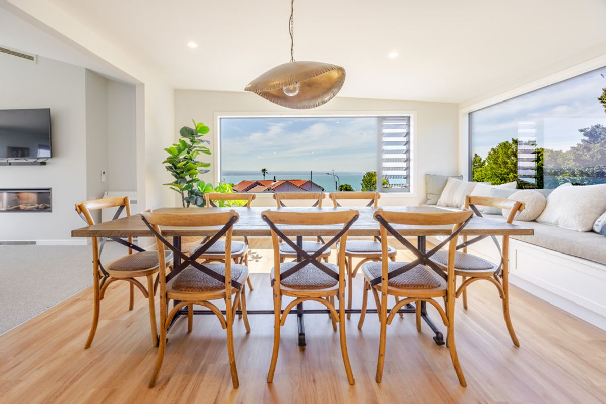 Home and Income With Breathtaking Views - Ansicht 4