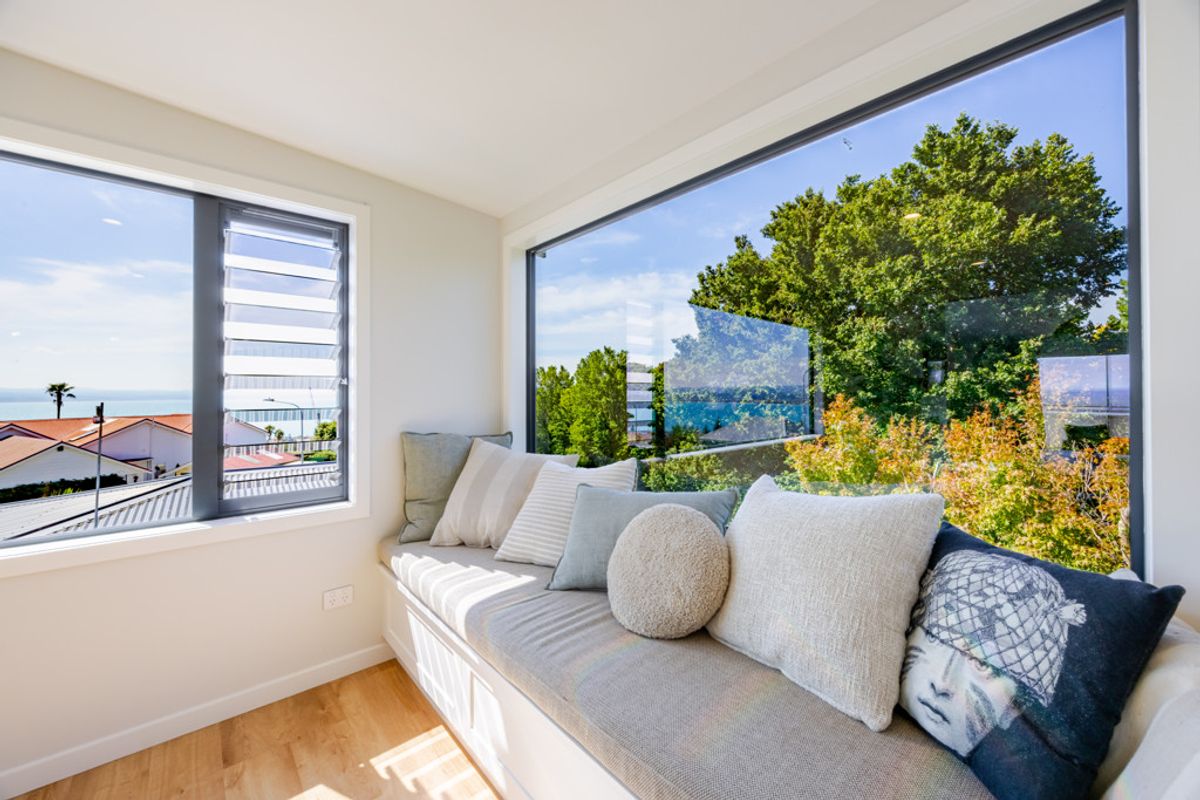 Home and Income With Breathtaking Views - Ansicht 6