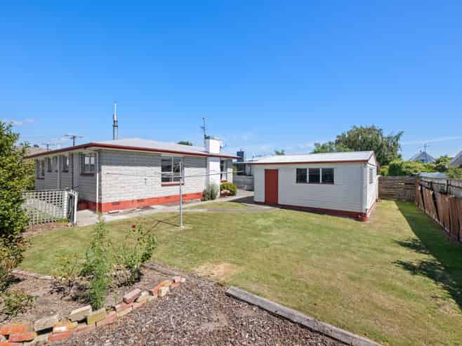 8 Moana Crescent, Redwoodtown