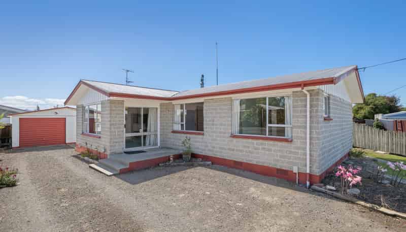 8 Moana Crescent, Redwoodtown