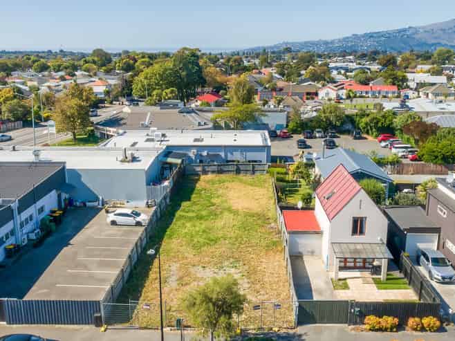 102 Grafton Street, Waltham