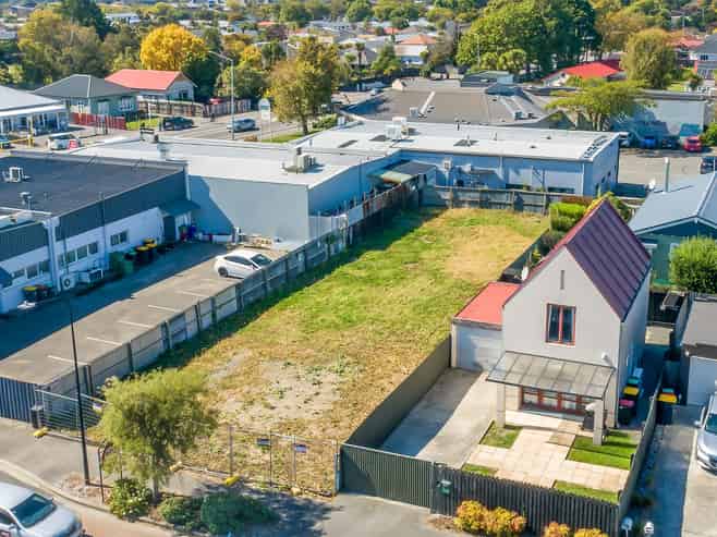 102 Grafton Street, Waltham