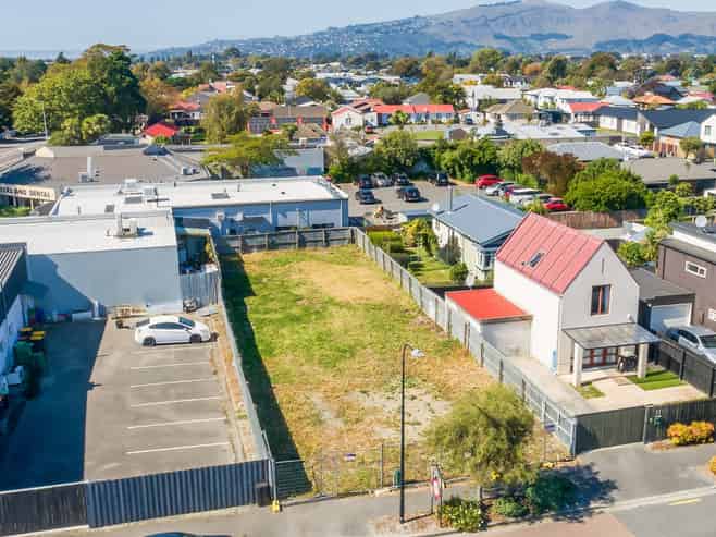 102 Grafton Street, Waltham