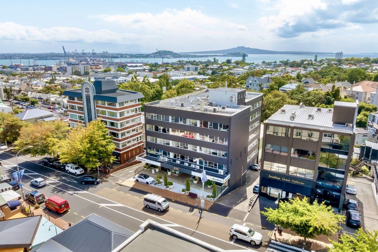Sought-after Parnell location with elevated views - Vista 5