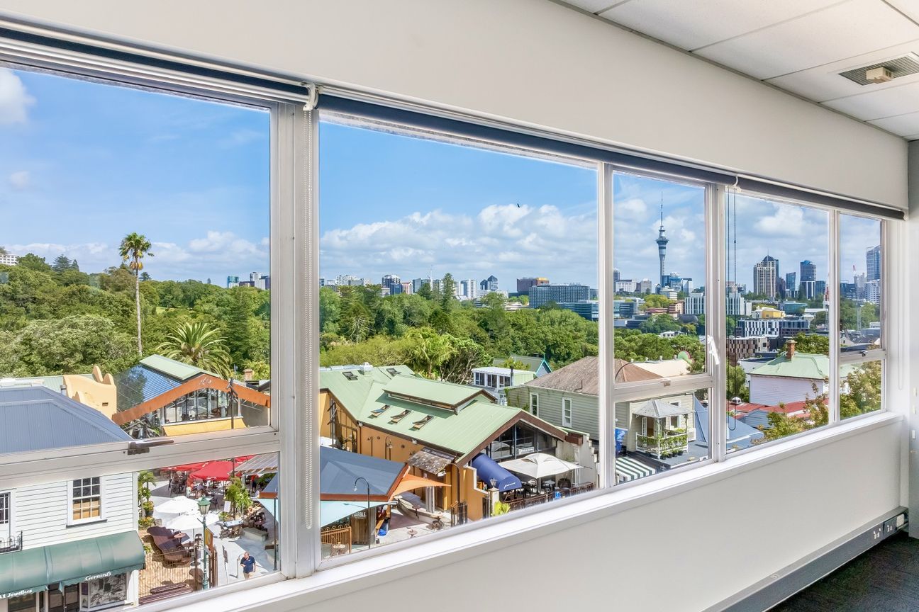 Sought-after Parnell location with elevated views - Vista 3