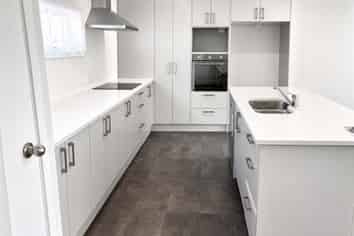 202/200 Pilkington Road, Point England