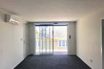 202/200 Pilkington Road, Point England