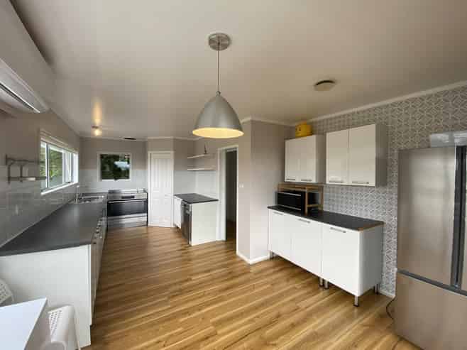 24 Punga Grove Avenue, Riverside