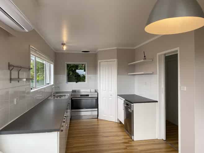 24 Punga Grove Avenue, Riverside