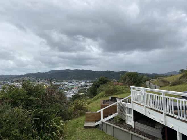 24 Punga Grove Avenue, Riverside