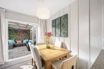 9/354 Muritai Road, Eastbourne