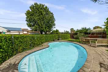 508 Southampton Street West, Hastings