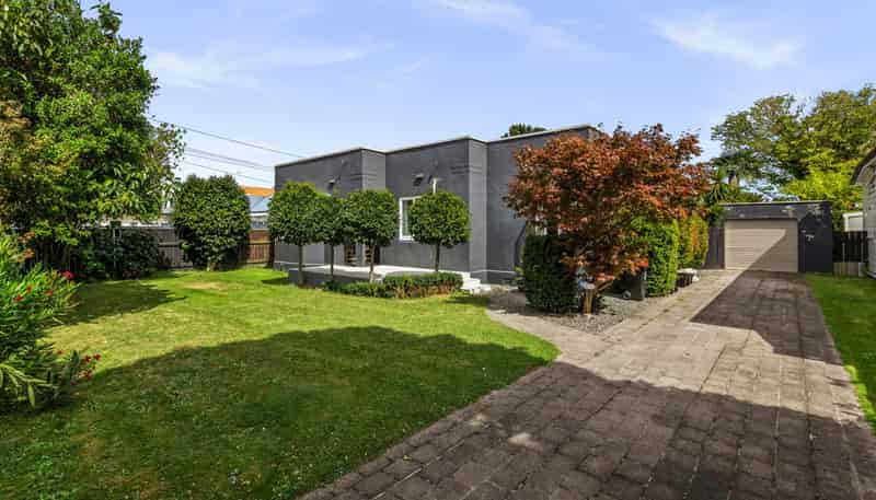 508 Southampton Street West, Hastings