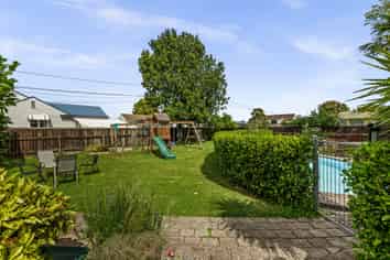 508 Southampton Street West, Hastings