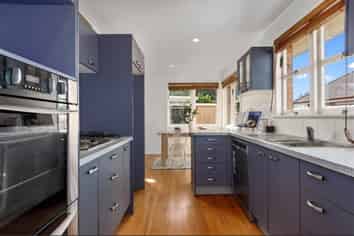 64A Kings Avenue, Matua