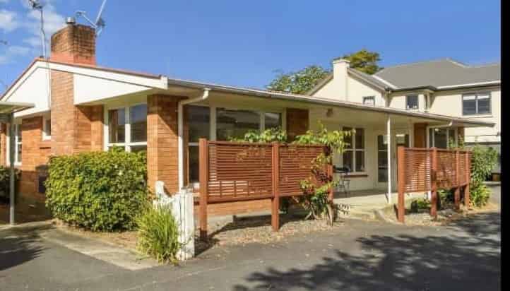 64A Kings Avenue, Matua