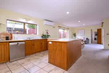 1/51A View Road, Henderson